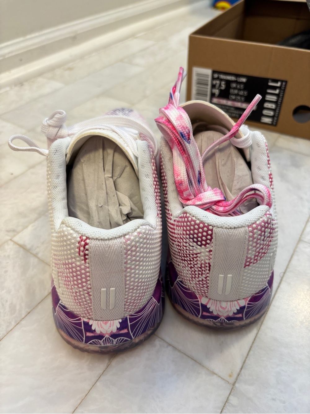 NOBULL White and Pink Floral Low-Top Trainer NEW IN BOX - Picture 4 of 10